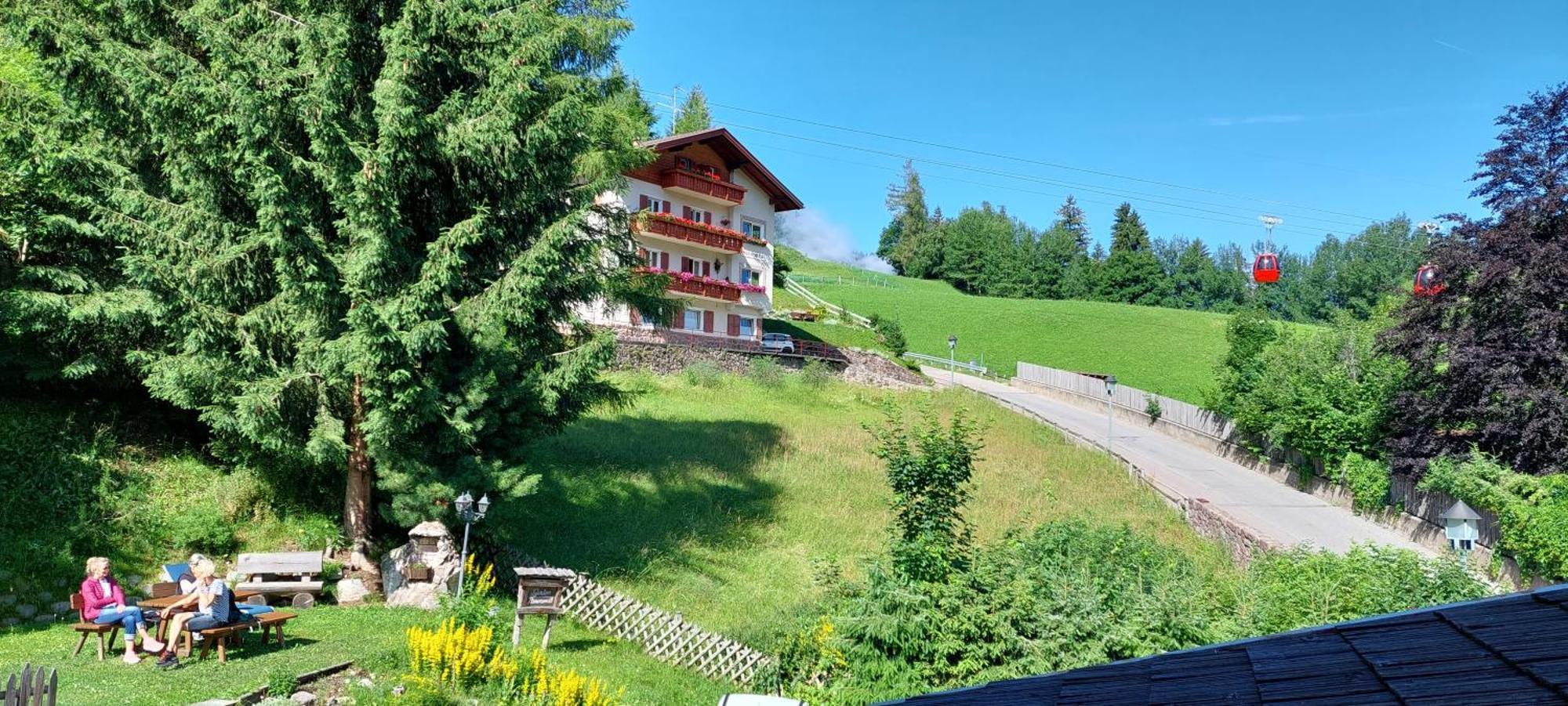 Garni Panoramik Hotel Ortisei Eksteriør billede