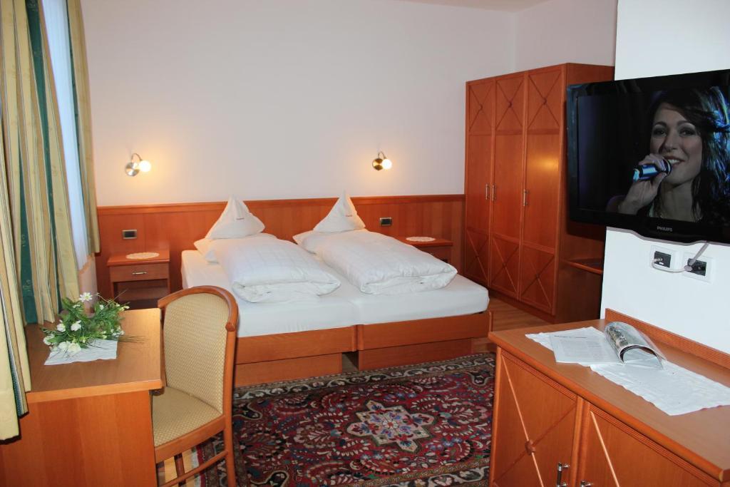 Garni Panoramik Hotel Ortisei Værelse billede